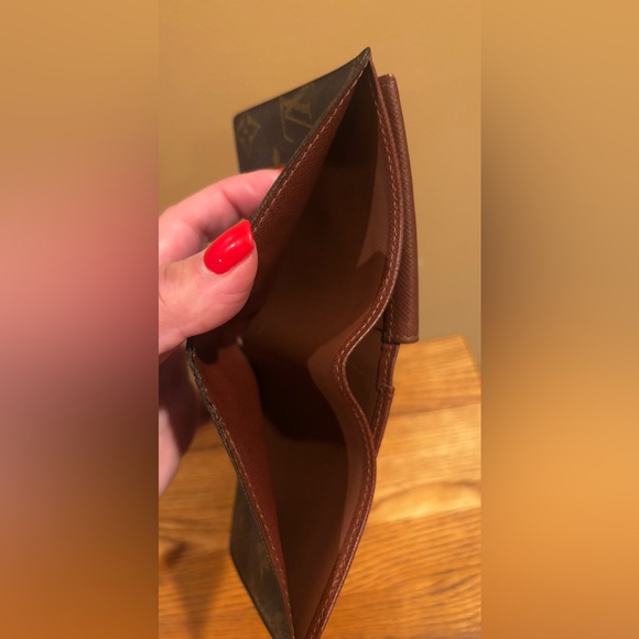 LOUIS VUITTON Authentic Bifold Monogram Leather Wallet with LV box - Picture 7 of 10